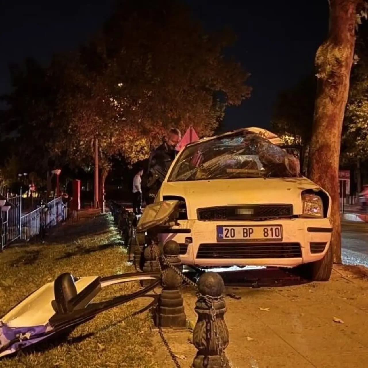 Oğlu kazada ölen adam kalbine yenildi