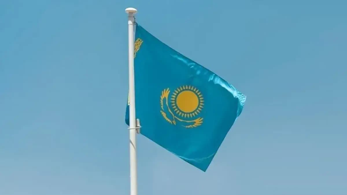 Kazakistan’da petrol rafinerisinde yangın!