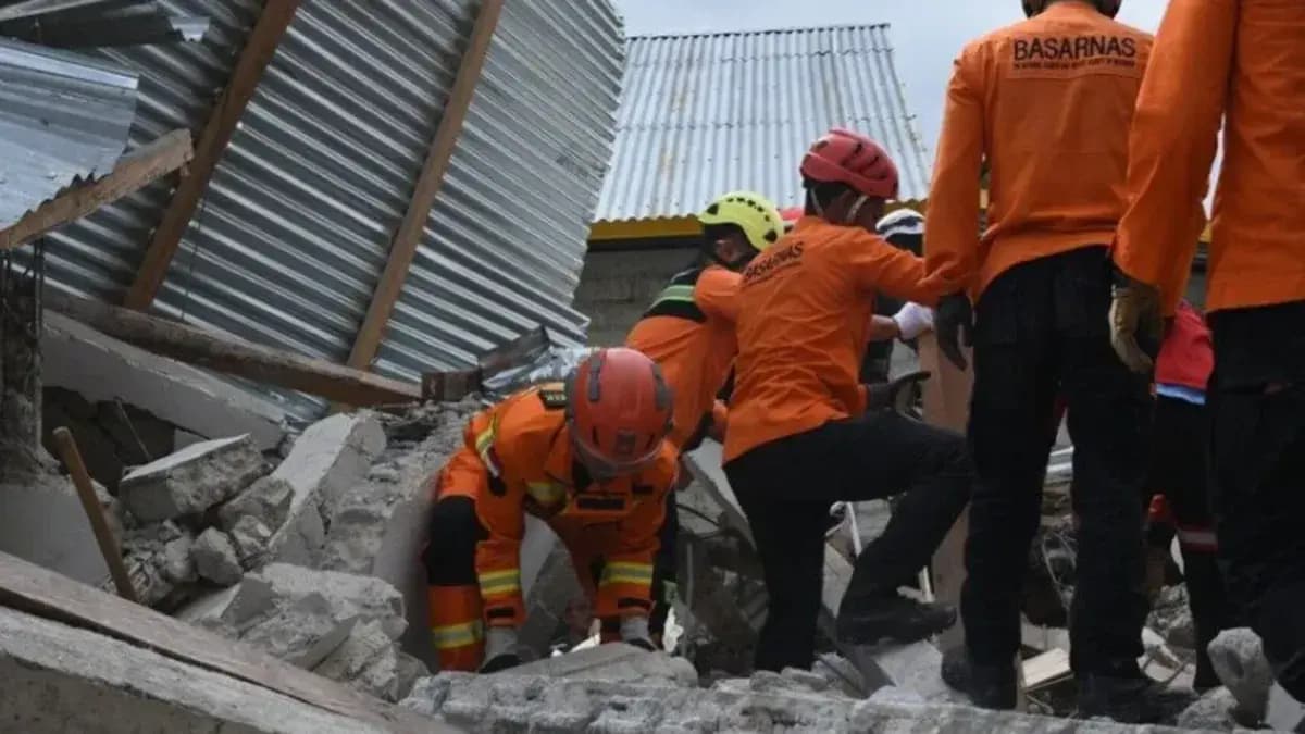 Endonezya'daki 7.7'lik depremde bilanço ağırlaşıyor: Ölü sayısı 83'e yükseldi