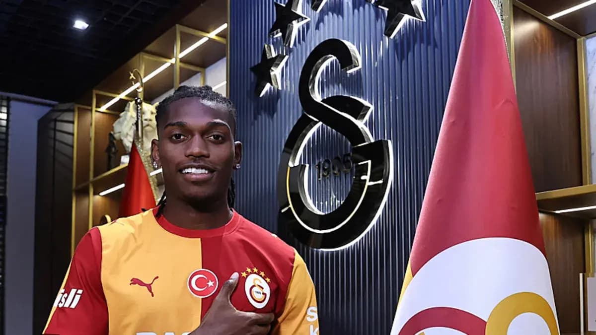 Rafael Leao, Galatasaray tarihindeki 7. Portekizli futbolcu oldu
