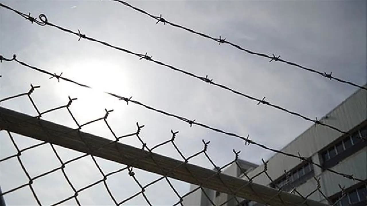 Şehir şehir gezip silahlı soygun yaptılar: İran'da iki kardeş için idam kararı!