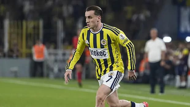Fenerbahçe'de korkutan an! Kerem Aktürkoğlu sedyeyle çıktı