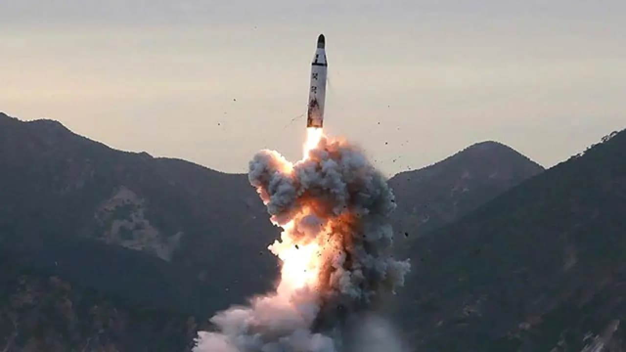 Kuzey Kore’den yeni füze denemesi: Japon Denizi yönüne fırlatıldı