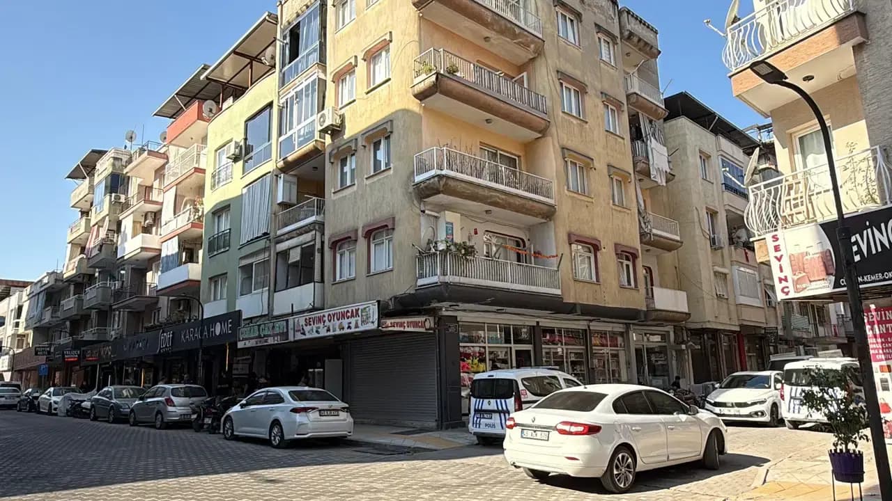 Manisa'da erkek dehşeti... Eşini boğmaya çalıştı: Gözaltına alındı