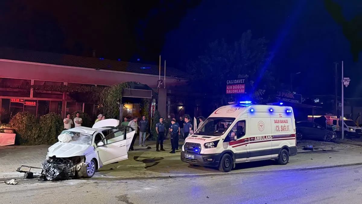 Bursa'da feci kaza: 2 ölü, 2 yaralı
