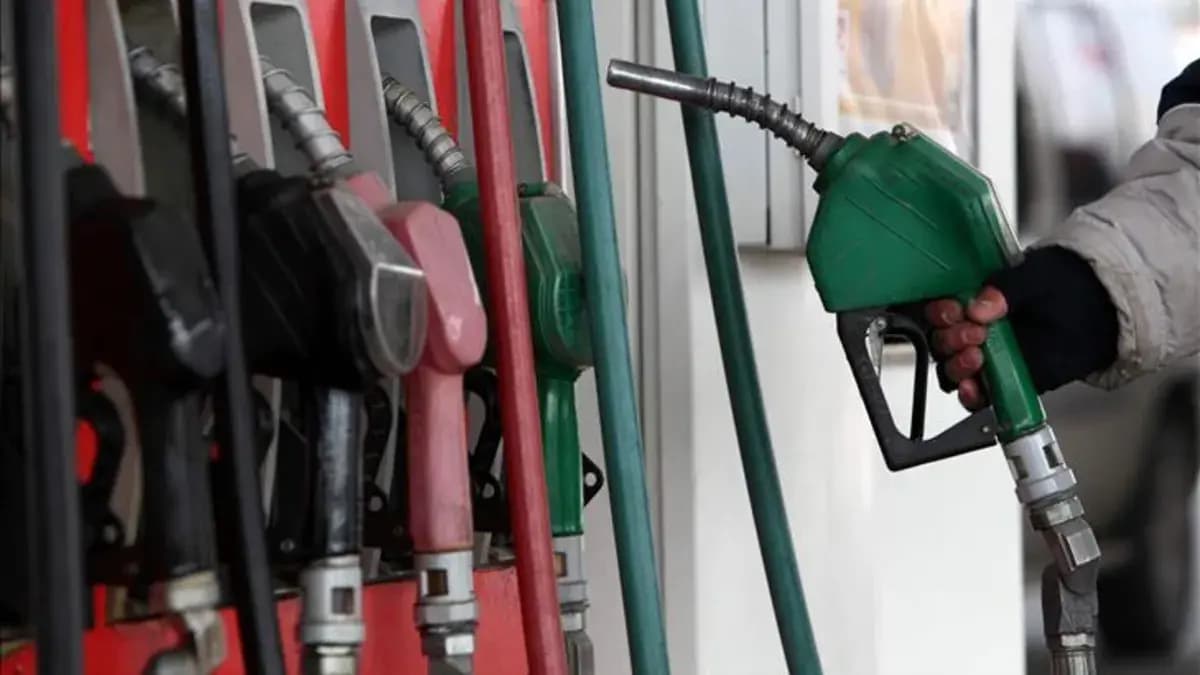 Akaryakıta Eşel mobil kalkanı! Bakan Şimşek: Mazota küresel şok vatandaşa yansımıyor