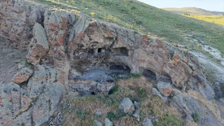 Definecilerin tahribatıyla ortaya çıkan yerleşim yeri izlerinin turizme kazandırılması talebi