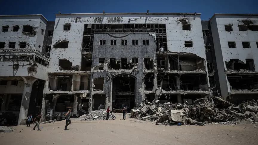 Filistinli mühendisler, İsrail'in Şifa Hastanesinde zarar verdiği cihazları imkansızlıklara rağmen onarıyor