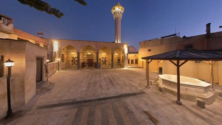 Restorasyonu tamamlanan 2 cami bugün ibadete açılacak