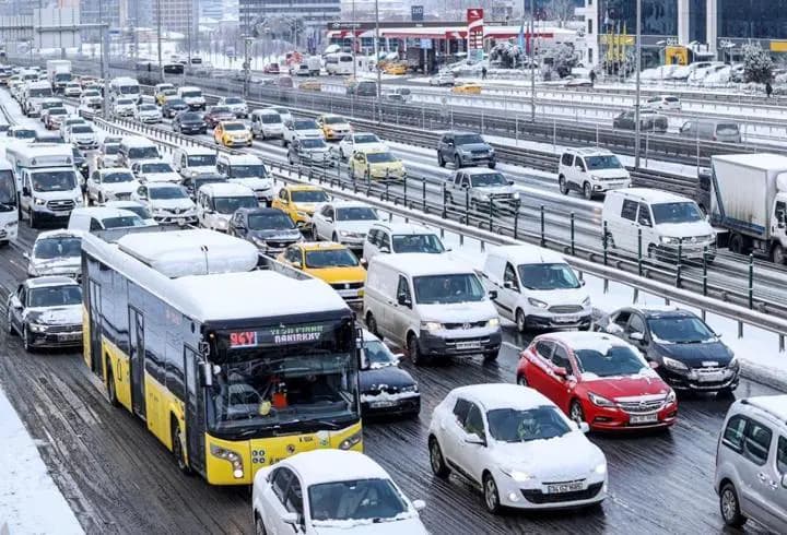 İstanbul'da yeni eğitim öğretim yılı için ulaşım ve trafik tedbirleri belirlendi