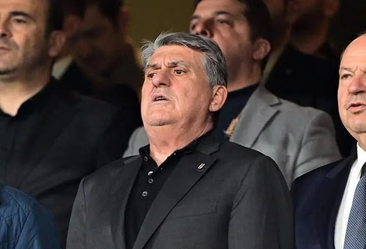 Beşiktaş Başkanı Serdal Adalı, TFF'nin Riva'daki merkezine gitti