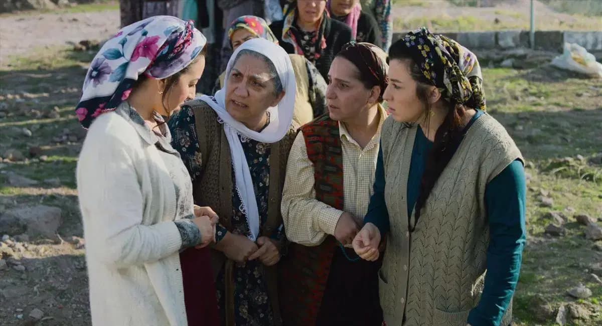 Eski Köye Yeni Adet konusu nedir, oyuncuları kimler? Eski Köye Yeni Adet filmi nerede çekildi?