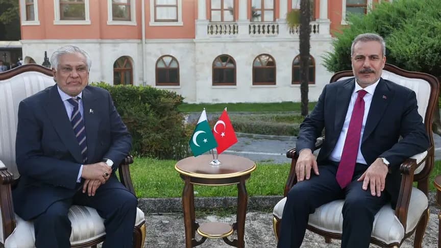 Dışişleri Bakanı Fidan, Pakistanlı mevkidaşı Dar ile İstanbul'da görüştü