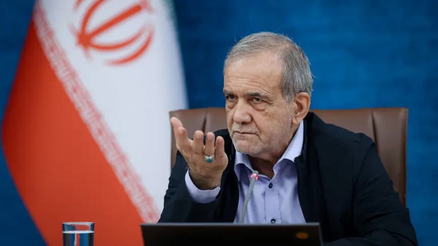 İran Cumhurbaşkanı Pezeşkiyan, ekonomik ve askeri anlamda topyekun savaş içinde olduklarını söyledi