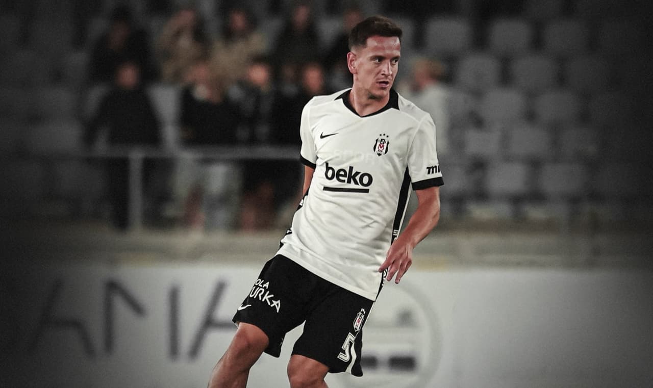 Beşiktaş'ta iki ayrılık: Rekor transfer gitti