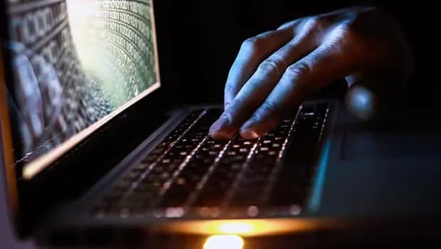 İstanbul'da 'Siyah Şapkalı Hacker' davası: 19,8 milyon kişinin verilerini çalan gruba 50 yıla kadar hapis istemi