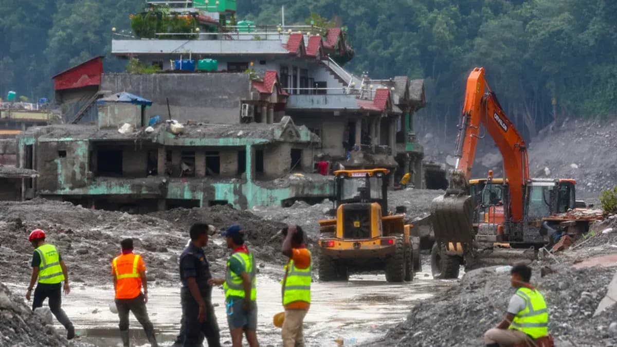 Nepal'de sel felaketinde ölü sayısı en az 676’ya yükseldi