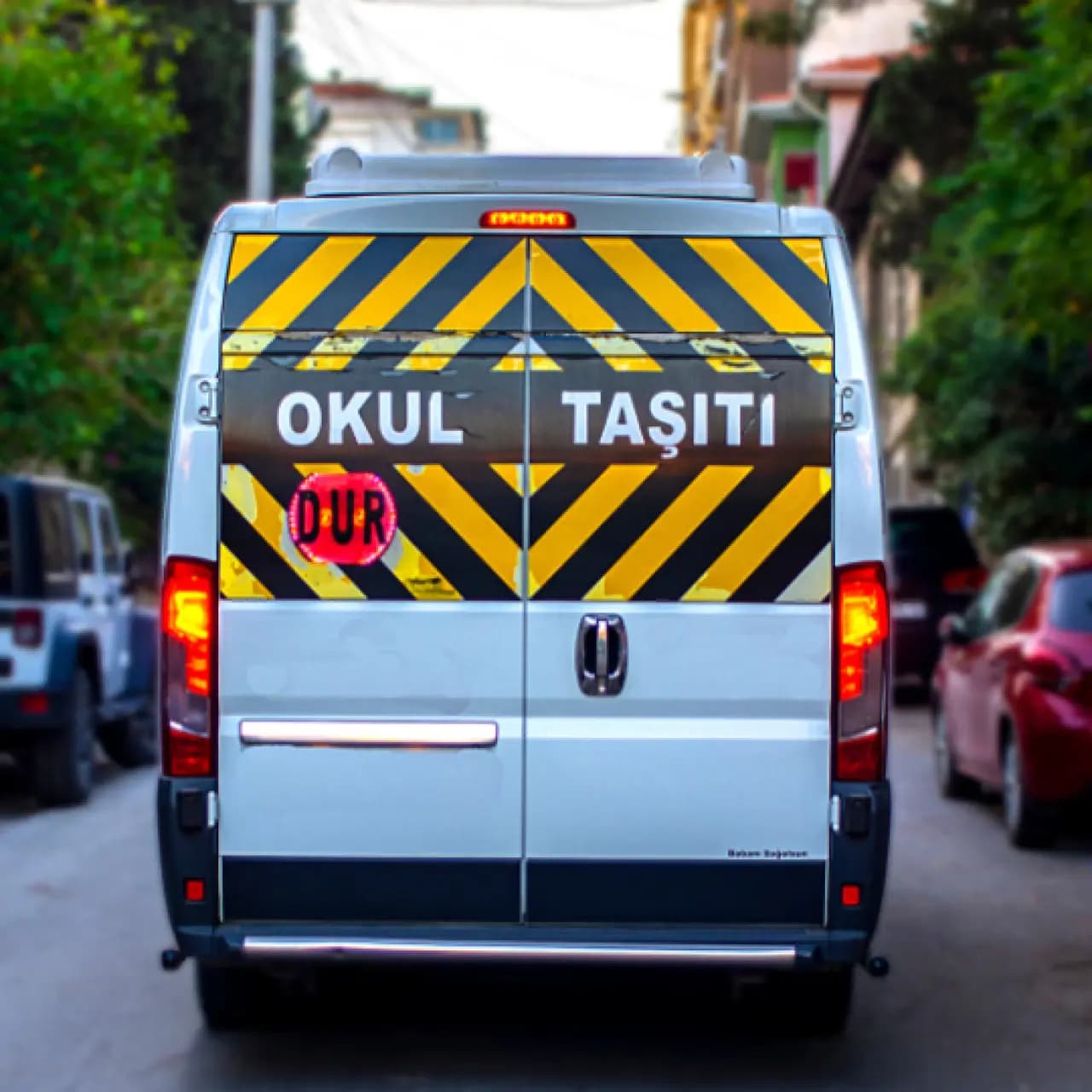 Velilere korsan okul servisi ve ücret uyarısı!