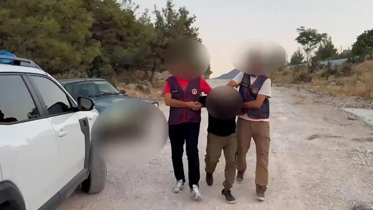 Eski sevgilisini sokak ortasında ailesinin yanından pompalı tüfek zoruyla kaçırdı