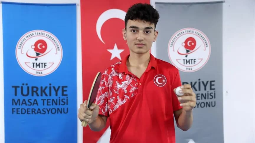 Yemek masasına file gererek masa tenisine başlayan Ebubekir İnce, Avrupa'dan 3 madalyayla döndü