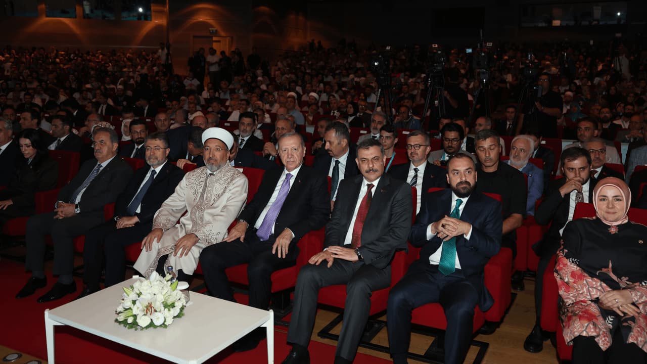 Tarikatçı kardeşlerin kavgası Erdoğan'ın katıldığı etkinliğe yansıdı
