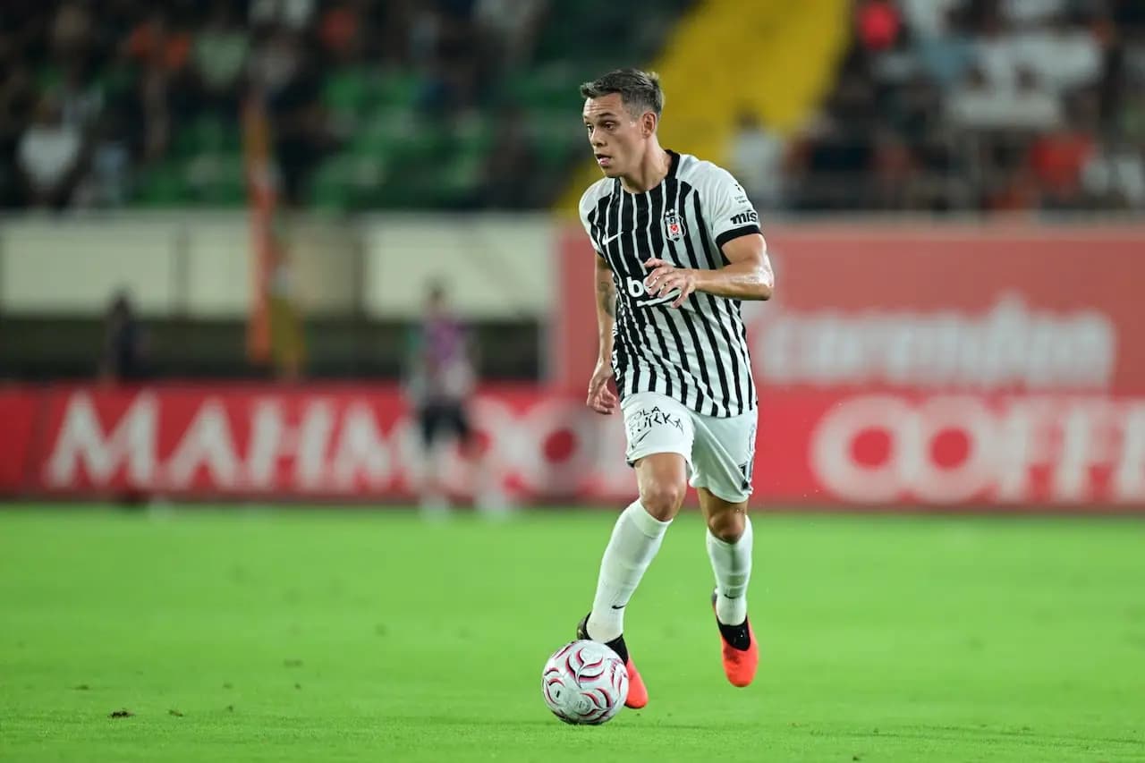 Leandro Trossard'dan sert sözler: Rakip bana tokat attı