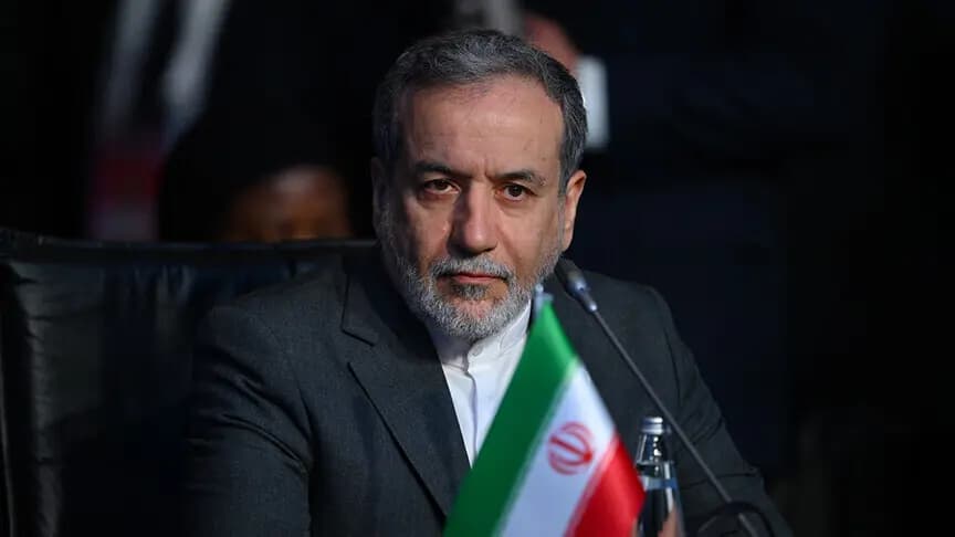 Erakçi, İngilizce ve İbranice söylemlerini karşılaştırdığı Netanyahu'yu "yılan" olarak nitelendirdi