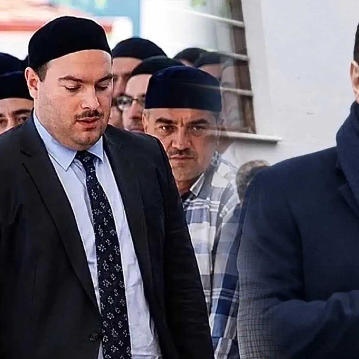 Kuriş'in mali ağına yeni darbe! İhbarla gidilen evden klasörler dolusu belge çıktı | Bağış listeleri ve banka kayıtları bulundu