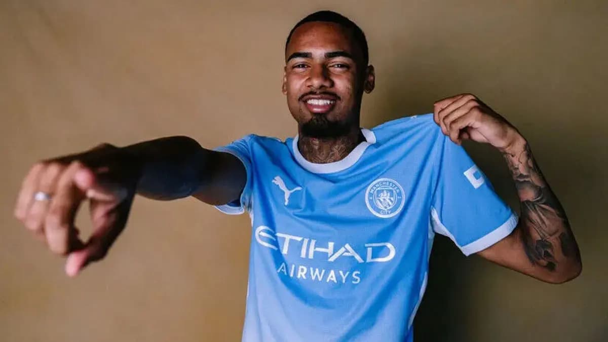 Manchester City bombaları üst üste patlattı