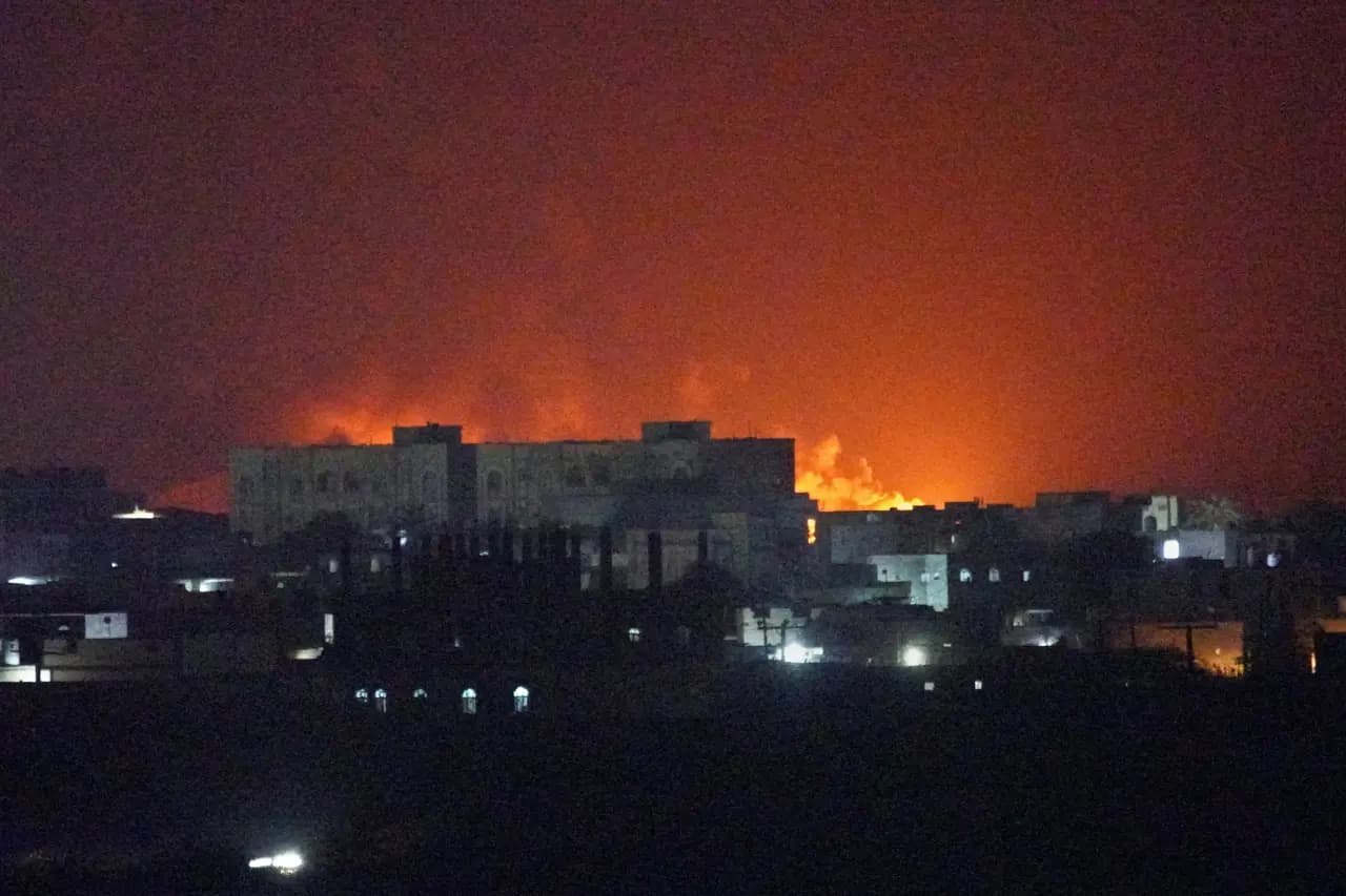 Yemen'de çatışmalar şiddetlendi: Husi mevzilerine yoğun saldırı