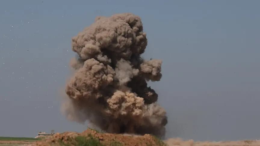 Suriye'de güvenlik güçlerini taşıyan otobüse bombalı saldırı düzenlendi