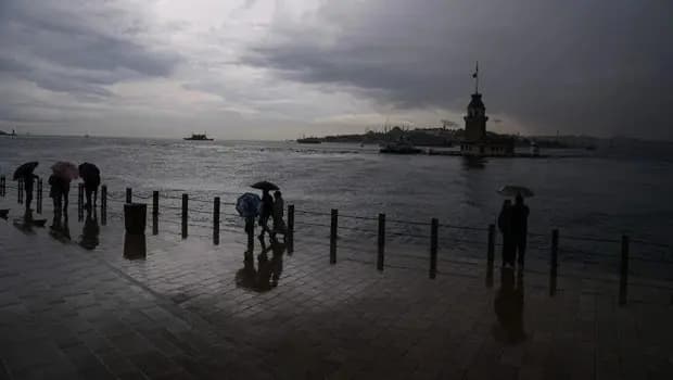 Meteorolojiden İstanbul için gök gürültülü sağanak uyarısı