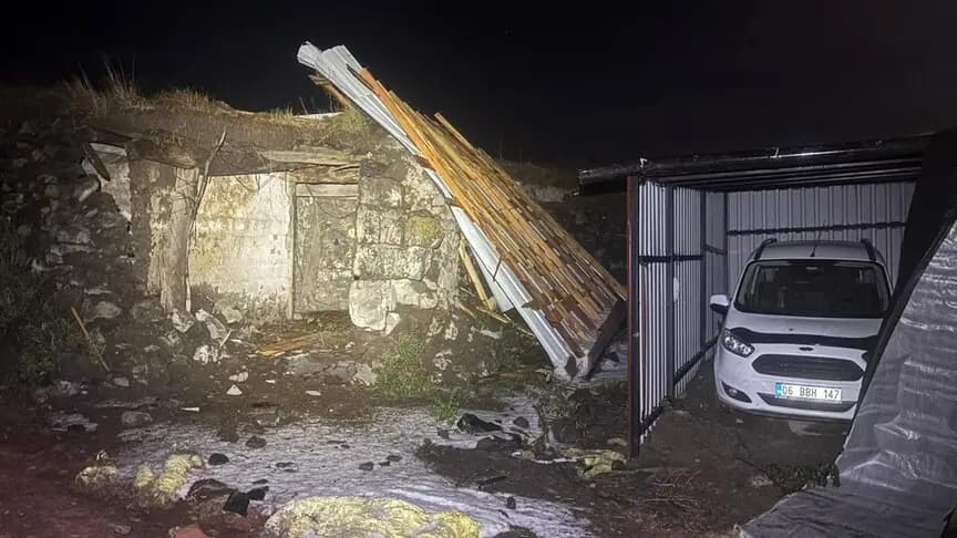 Ardahan'da sağanak, dolu ve şiddetli rüzgar etkili oldu