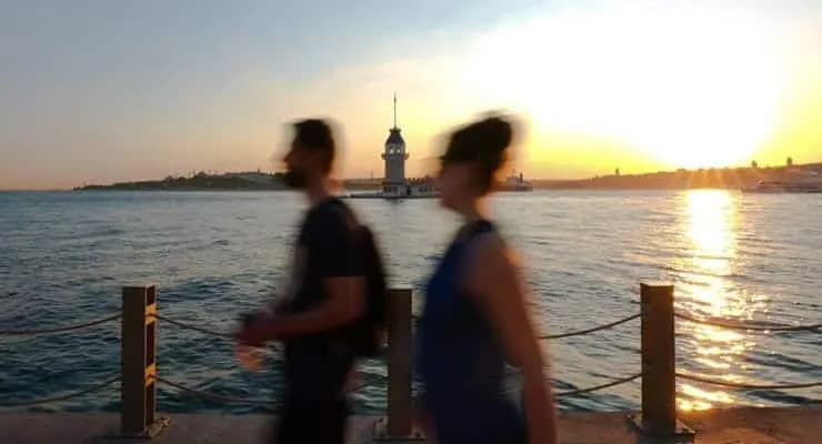 Bu gece İstanbul'da kimse uyuyamayacak! Meteoroloji saat vererek uyardı