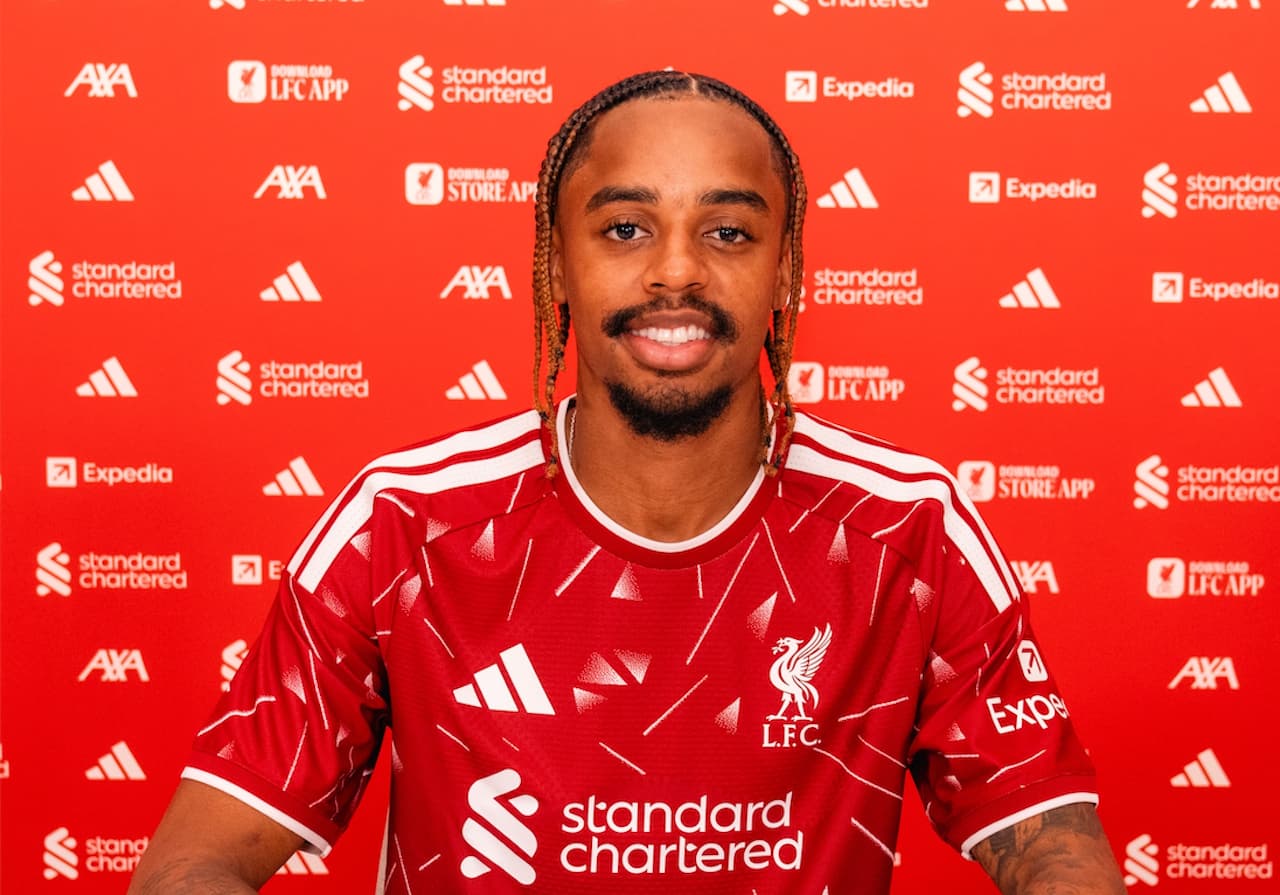Liverpool yılın transferini rekor bedelle bitirdi