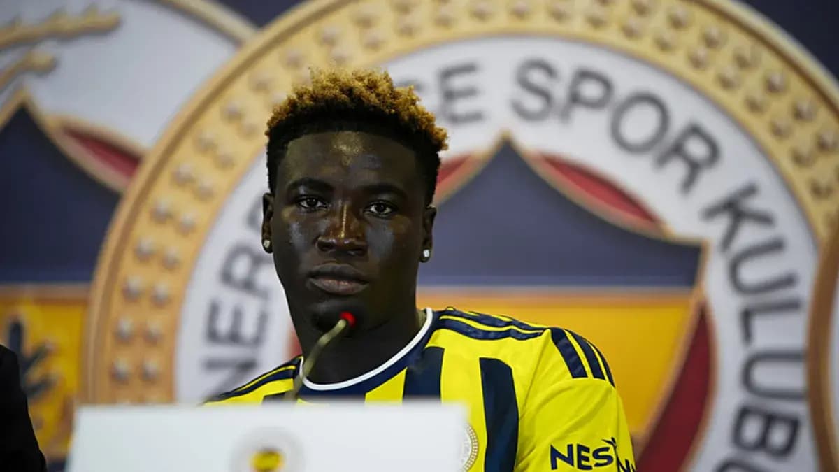 Fenerbahçe'nin yeni transferi Oppong: "Formayı giymek için sabırsızlanıyorum"