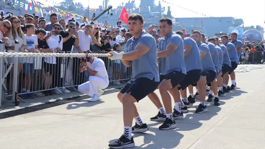 "TEKNOFEST Mavi Vatan"da Halat Çekme Yarışması'nın finali yapıldı