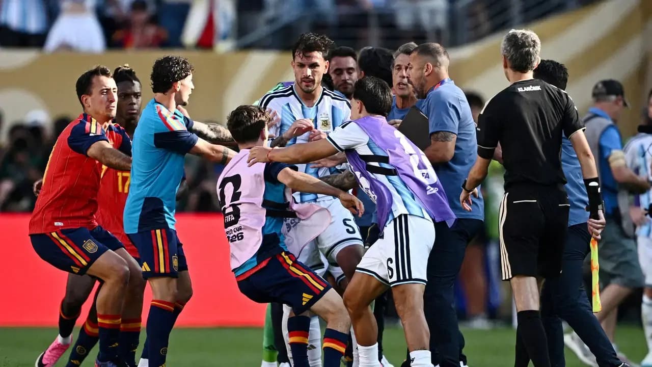 Dünya Kupası finalinde yaşanan olayların cezası belli oldu: 4 futbolcuya men