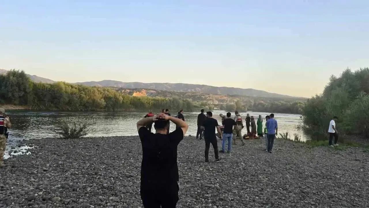 Nehirde acı olay: 15 yaşındaki kardeş kurtarıldı, abisi öldü