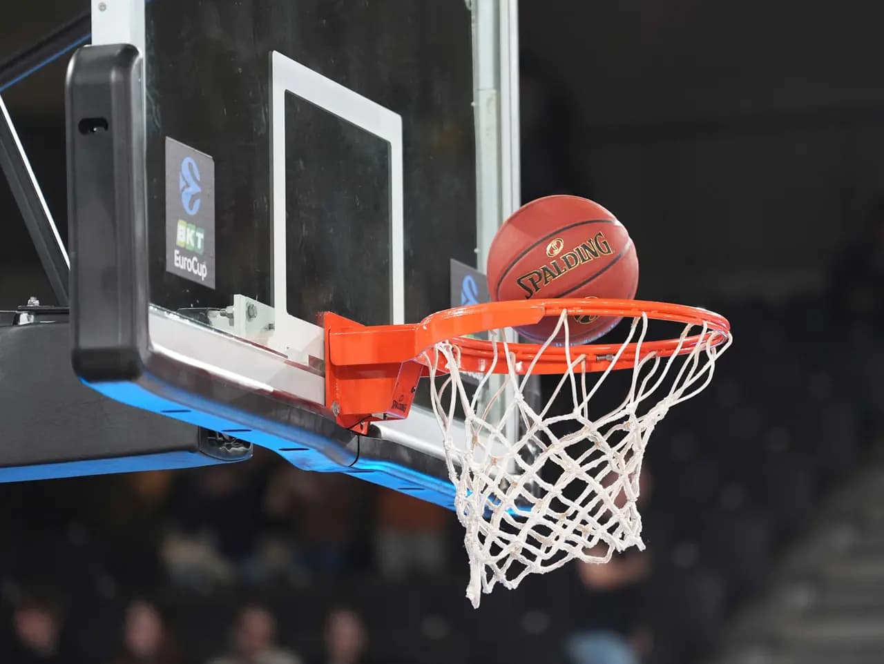 Basketbolda kurallar sil baştan, 3 sayılık smaç ve 4 sayılık şutlar