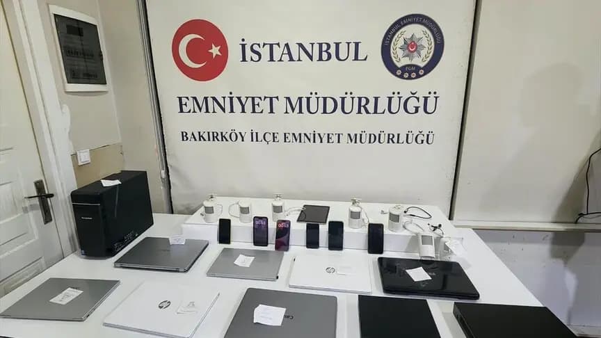 Bakırköy'de güzellik merkezinde izinsiz görüntü kaydedildiği iddiasıyla 2 şüpheli adliyede
