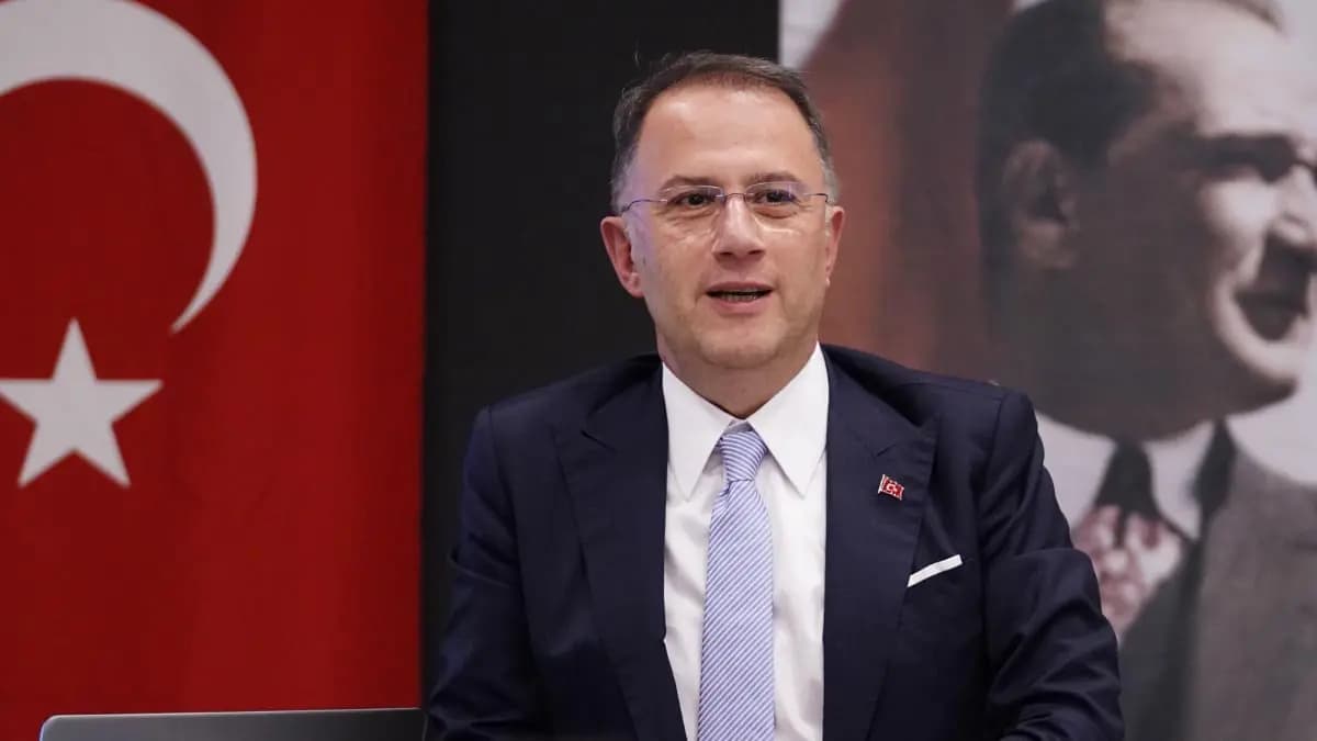 Mehmet Murat Çalık CHP'de kalacağını açıkladı