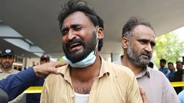 Pakistan'da yangın faciası: 15 bebek hayatını kaybetti
