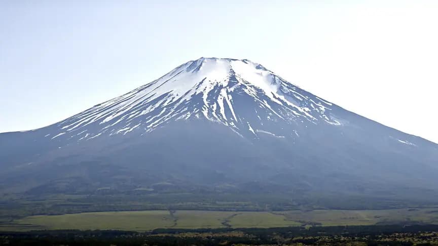 Japonya'da bir baba, Fuji Dağı'na tırmanmak için 7 yaşındaki oğlunu 2 bin metrede yalnız bıraktı