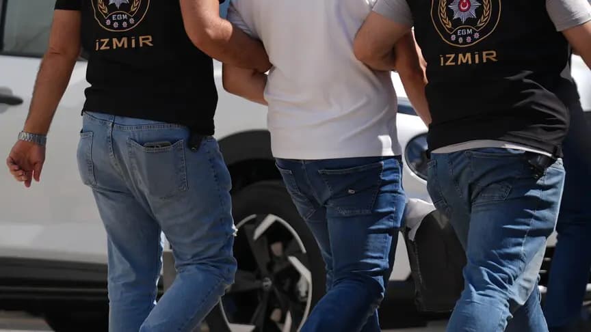 İzmir ve İstanbul merkezli DEAŞ operasyonlarında 40 şüpheli yakalandı