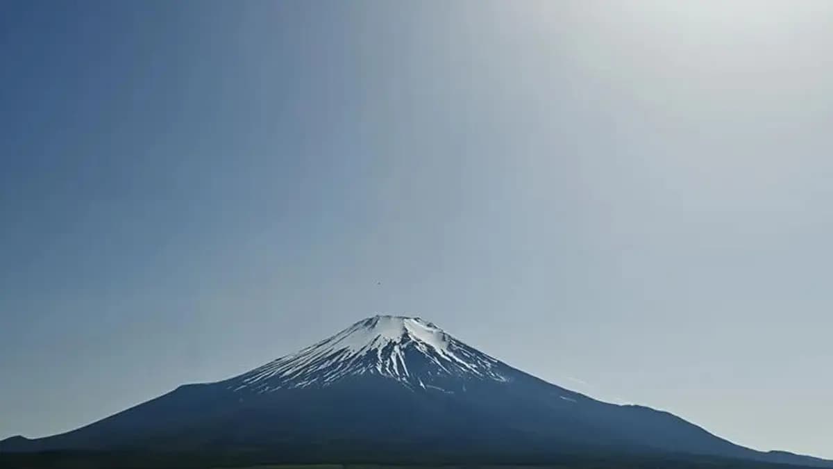 Fuji Dağı'na tırmanmak isteyen baba oğlunu saatlerce yalnız bıraktı