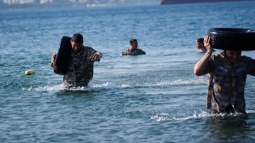 Geleceğin hava astsubayları yaz kampında becerilerini sergiliyor