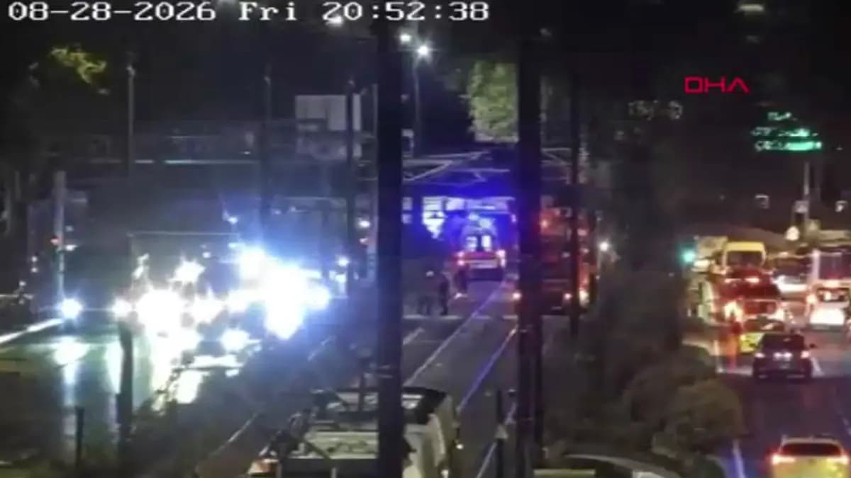 İstanbul'da iki tramvay kafa kafaya çarpıştı! Yaralılar var