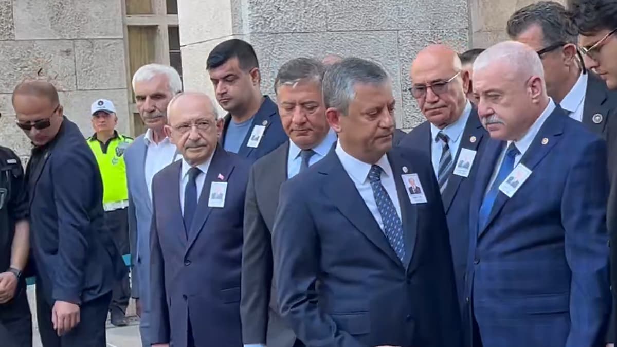 Kılıçdaroğlu ve Özel tokalaşmadan ayrıldı