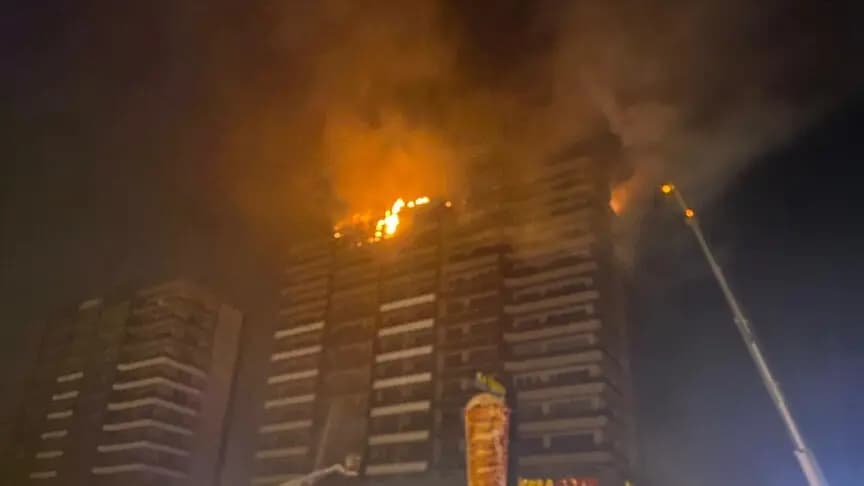 Diyarbakır'da bir plazada yangın çıktı